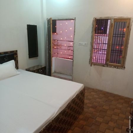 Shivaay Home Stay พาราณสี ภายนอก รูปภาพ