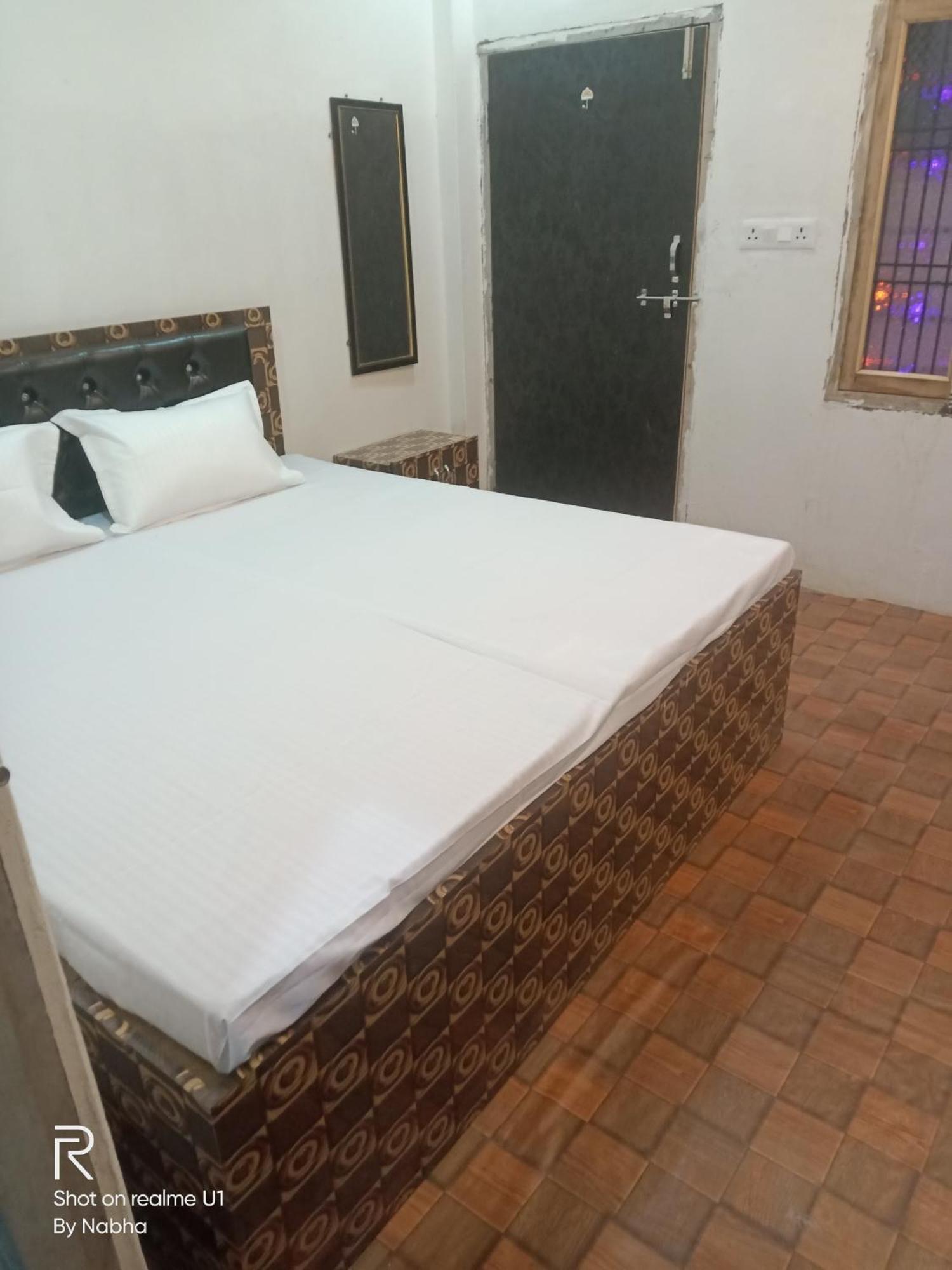 Shivaay Home Stay พาราณสี ภายนอก รูปภาพ