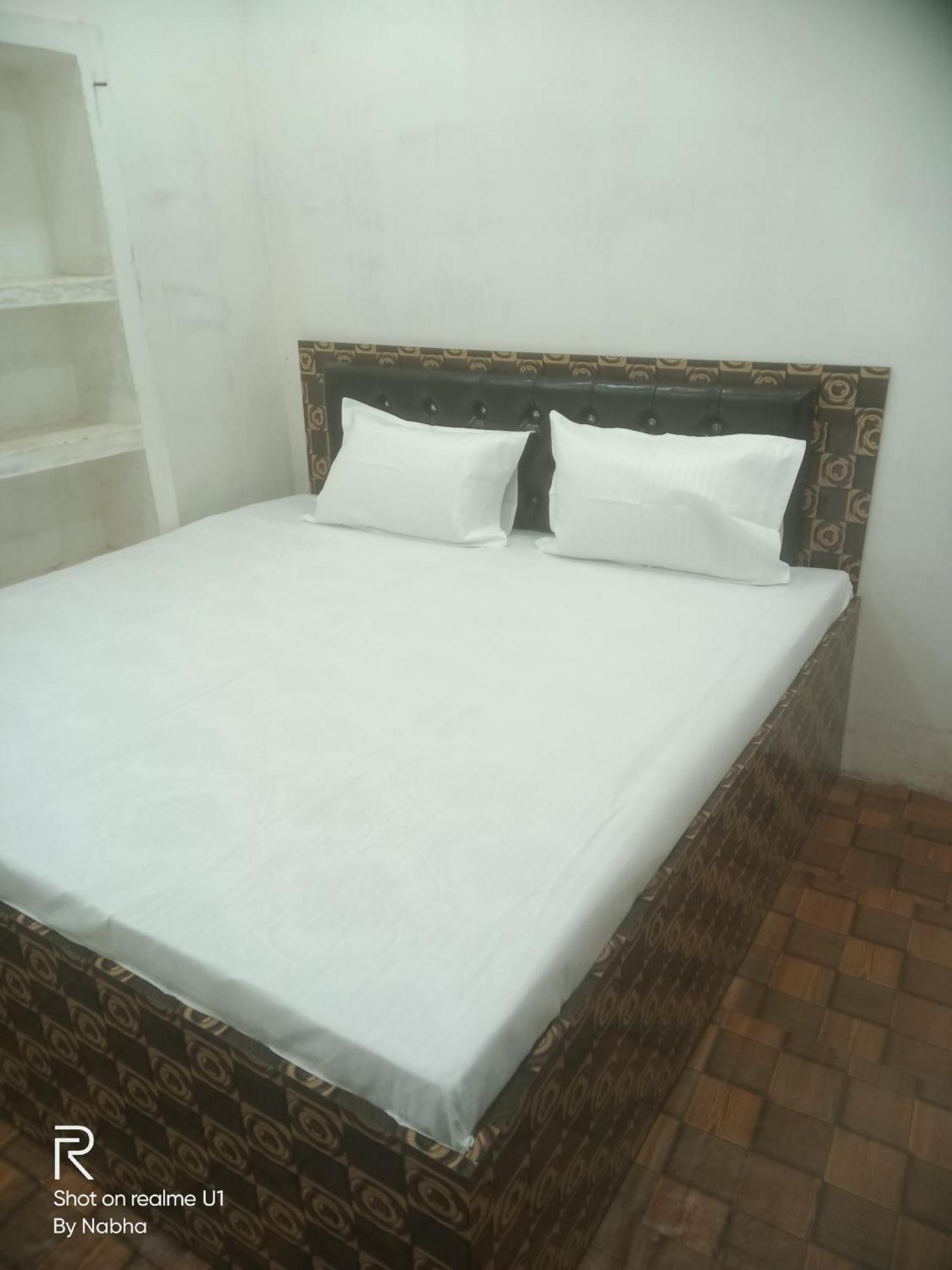 Shivaay Home Stay พาราณสี ภายนอก รูปภาพ